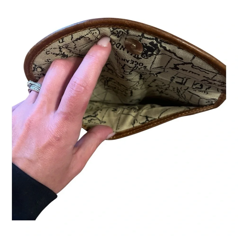 🧡 5 for $25 🧡 Brown Leather Women's wristlet